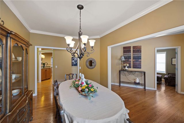 307 Autumnwood Drive, Russellville, AR 72802