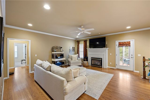 307 Autumnwood Drive, Russellville, AR 72802