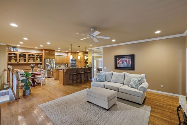 307 Autumnwood Drive, Russellville, AR 72802