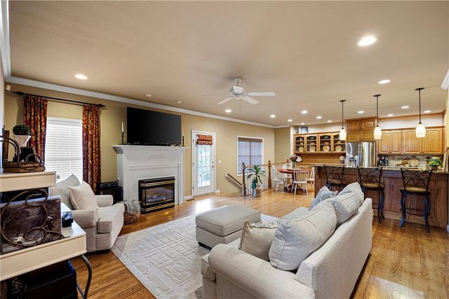 307 Autumnwood Drive, Russellville, AR 72802