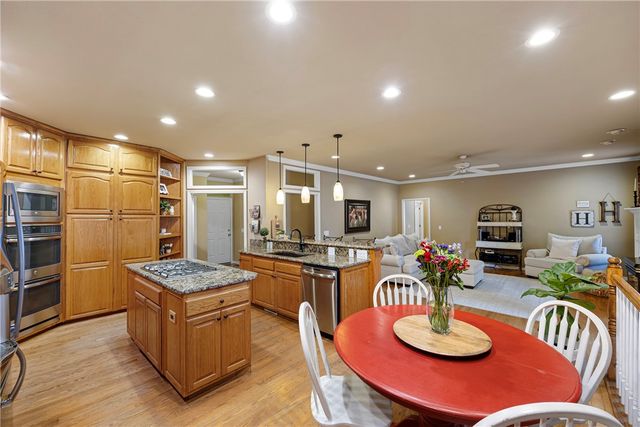 307 Autumnwood Drive, Russellville, AR 72802