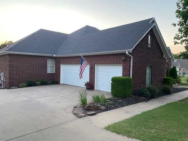 307 Autumnwood Drive, Russellville, AR 72802