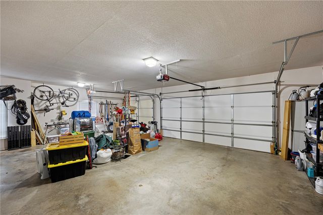 307 Autumnwood Drive, Russellville, AR 72802