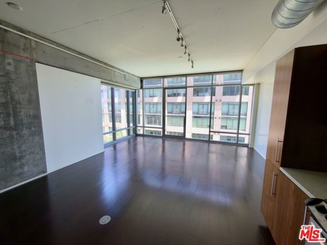 1100 S Hope Street 907, Los Angeles, CA 90015