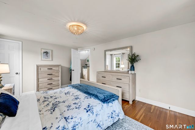 33 Edgemere Avenue, West Hartford, CT 06110