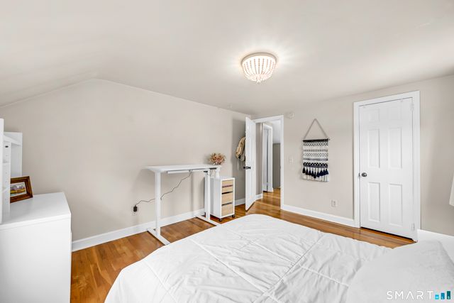 33 Edgemere Avenue, West Hartford, CT 06110