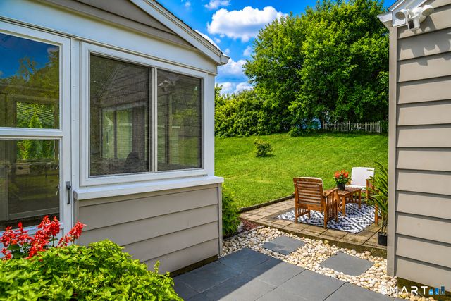 33 Edgemere Avenue, West Hartford, CT 06110