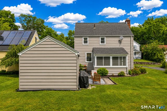 33 Edgemere Avenue, West Hartford, CT 06110