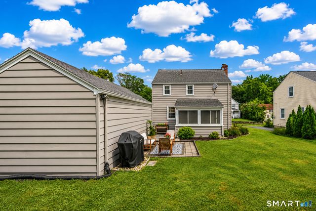 33 Edgemere Avenue, West Hartford, CT 06110