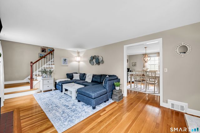 33 Edgemere Avenue, West Hartford, CT 06110
