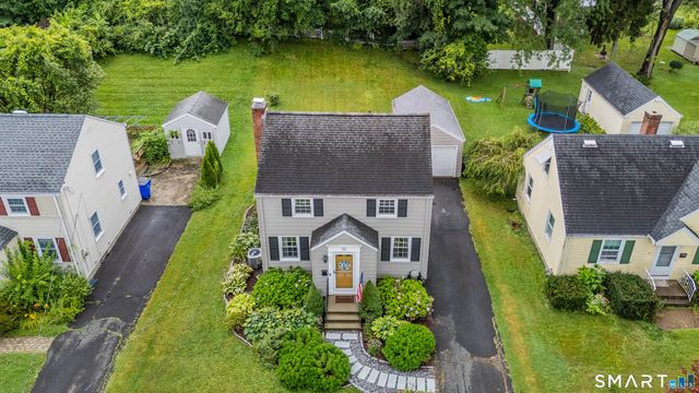 33 Edgemere Avenue, West Hartford, CT 06110