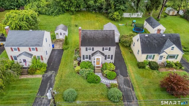 33 Edgemere Avenue, West Hartford, CT 06110