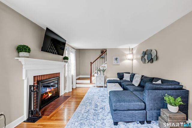 33 Edgemere Avenue, West Hartford, CT 06110