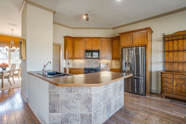 2300 E Emerald Bend, Granbury, TX 76049