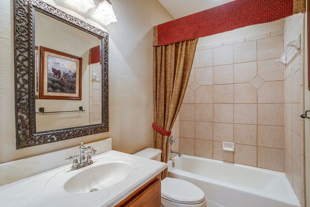 2300 E Emerald Bend, Granbury, TX 76049