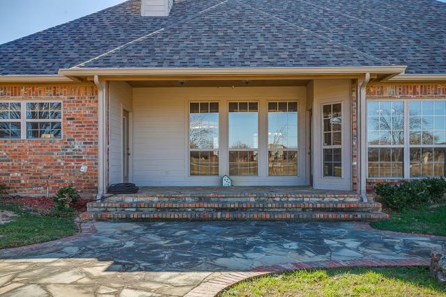 2300 E Emerald Bend, Granbury, TX 76049