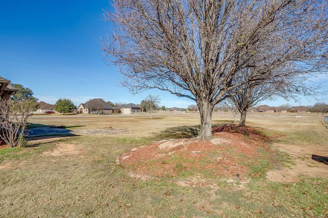 2300 E Emerald Bend, Granbury, TX 76049