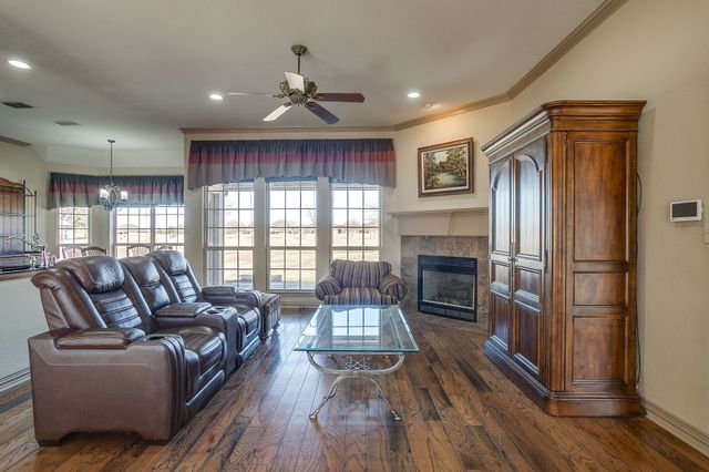 2300 E Emerald Bend, Granbury, TX 76049