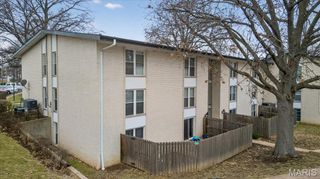 10445 Briarbend Drive 5, St Louis, MO 63146