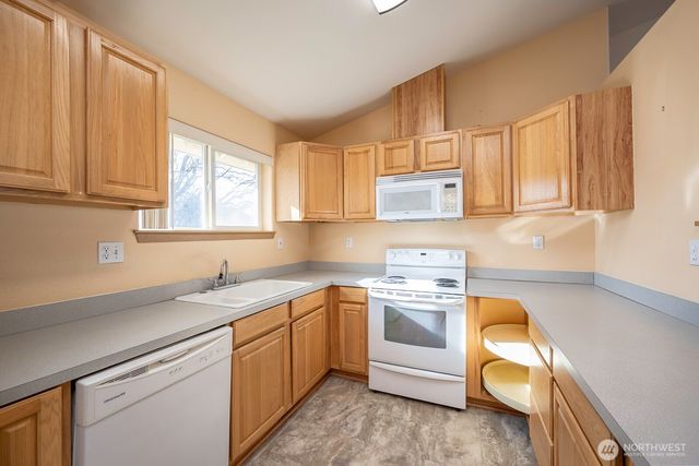 1351 E Yost Circle, Moses Lake, WA 98837