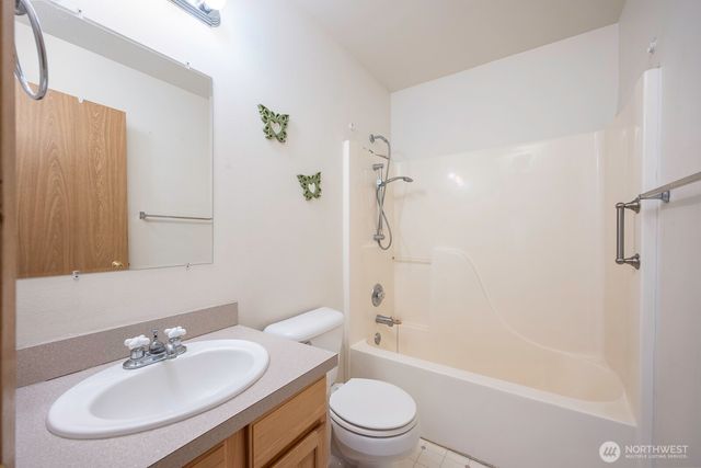 1351 E Yost Circle, Moses Lake, WA 98837