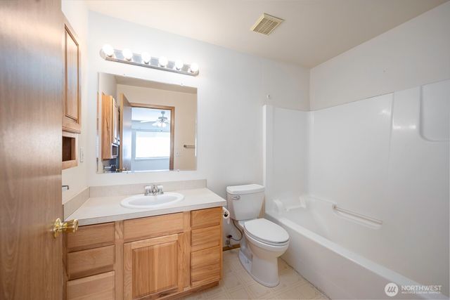 1351 E Yost Circle, Moses Lake, WA 98837