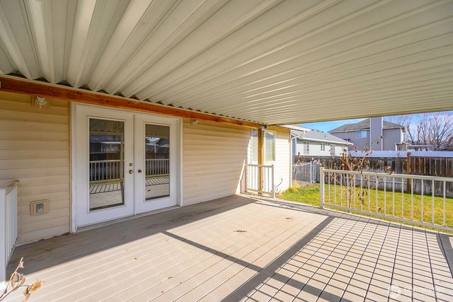1351 E Yost Circle, Moses Lake, WA 98837
