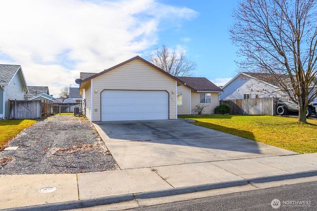 1351 E Yost Circle, Moses Lake, WA 98837