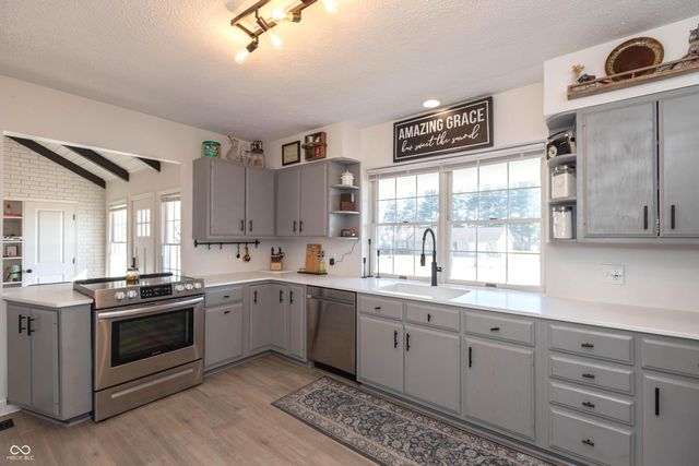 10932 E County Road 1025 N, Seymour, IN 47274