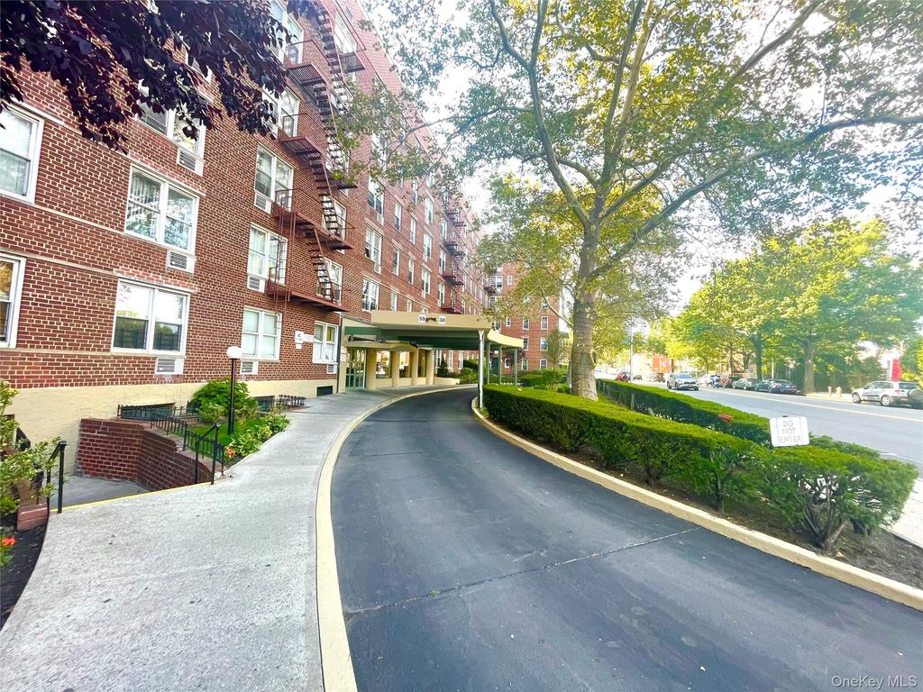 59-30 108th street Street 7 HH, Corona, NY 11368