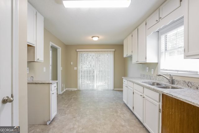 2353 Loren Falls Lane SW, Marietta, GA 30008