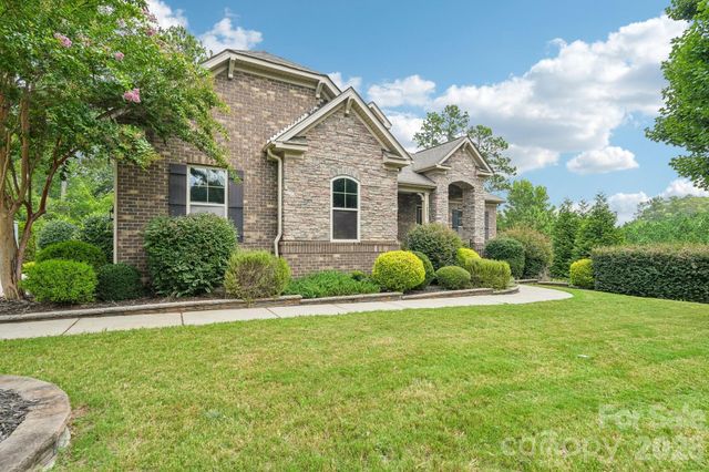 16521 Governors Club Court, Charlotte, NC 28278