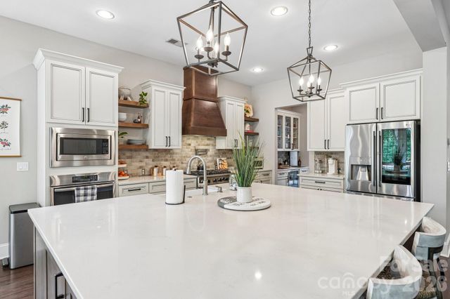 16521 Governors Club Court, Charlotte, NC 28278