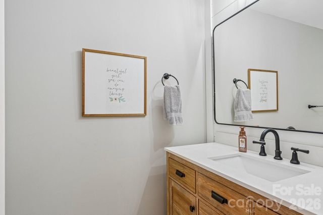 16521 Governors Club Court, Charlotte, NC 28278