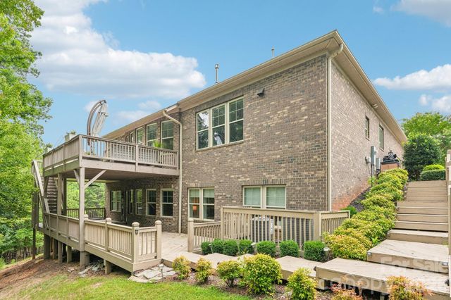 16521 Governors Club Court, Charlotte, NC 28278