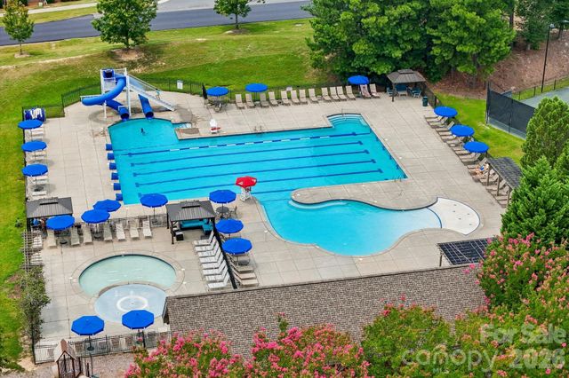 16521 Governors Club Court, Charlotte, NC 28278