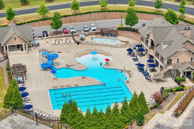 16521 Governors Club Court, Charlotte, NC 28278