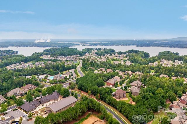 16521 Governors Club Court, Charlotte, NC 28278