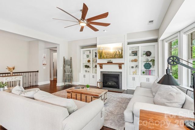 16521 Governors Club Court, Charlotte, NC 28278