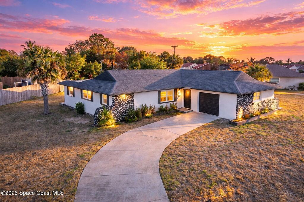 1245 Arlington Circle, Merritt Island, FL 32952