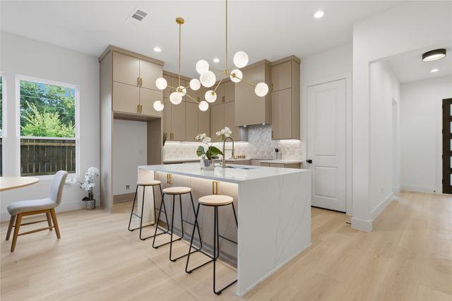 2329 Stoneman Street, Dallas, TX 75215