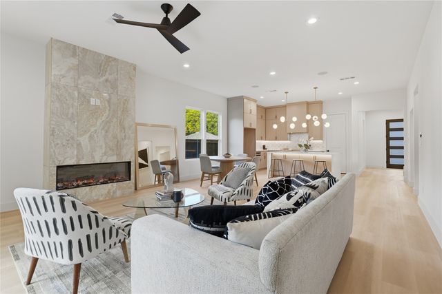 2329 Stoneman Street, Dallas, TX 75215