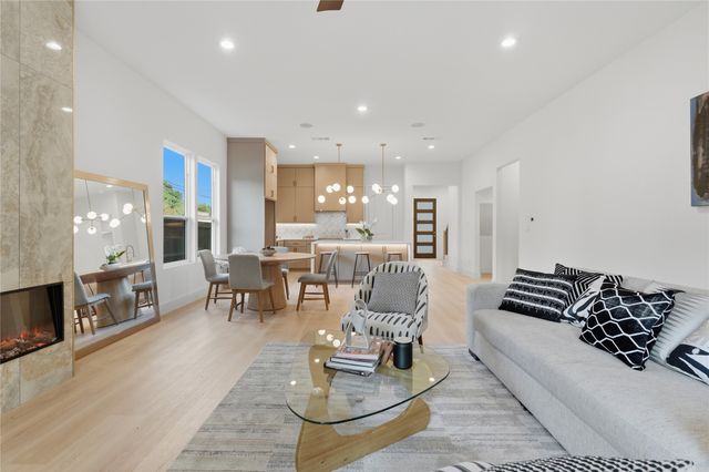 2329 Stoneman Street, Dallas, TX 75215