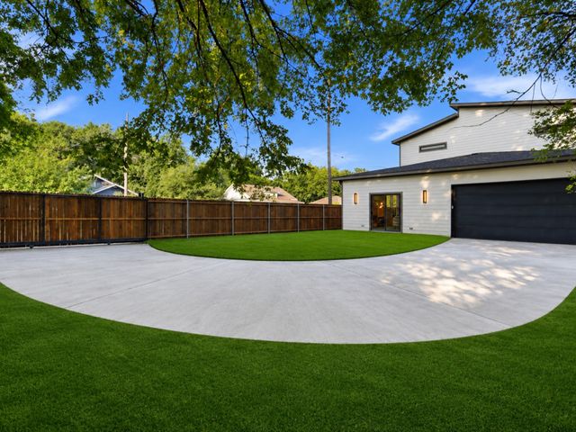 2329 Stoneman Street, Dallas, TX 75215