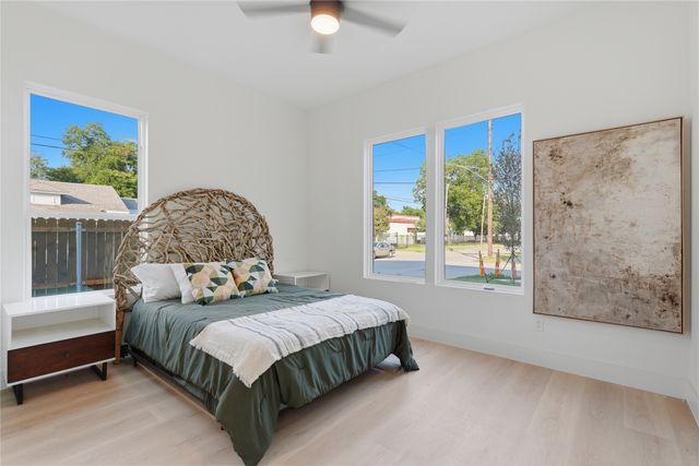 2329 Stoneman Street, Dallas, TX 75215
