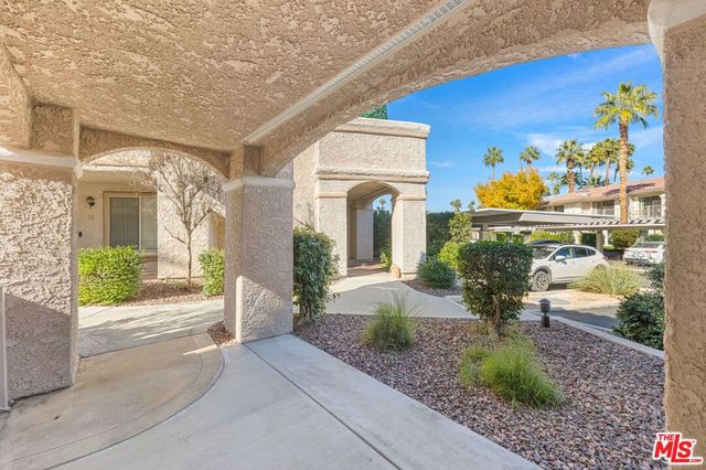 2001 E Camino Parocela K79, Palm Springs, CA 92264