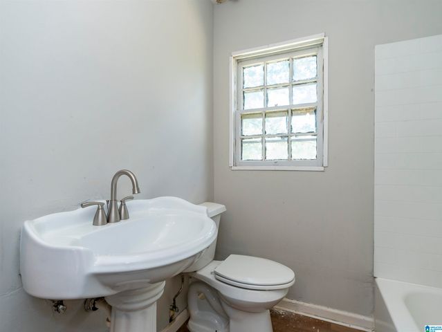 1860 WOODLAND AVENUE SW, Birmingham, AL 35211