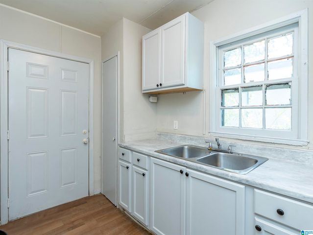 1860 WOODLAND AVENUE SW, Birmingham, AL 35211