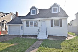 240 Columbus Parkway, Mineola, NY 11501