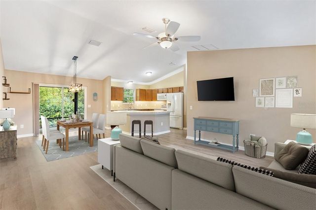 428 TARRSON BOULEVARD, Lady Lake, FL 32159